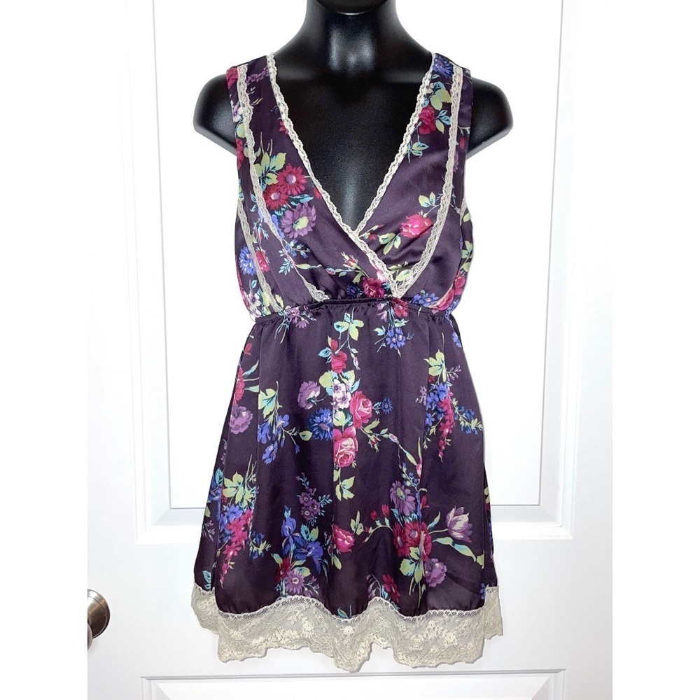 Lily White purple top